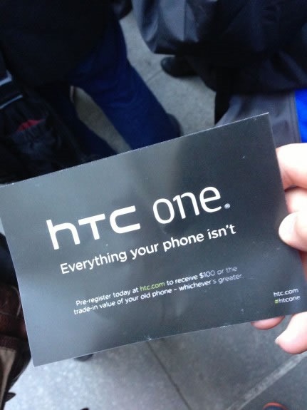 htc-tactica-guerrilla-evento-samsung-galaxy-s4-intercambio htc-tactica-guerrilla-evento-samsung-galaxy-s4-intercambio