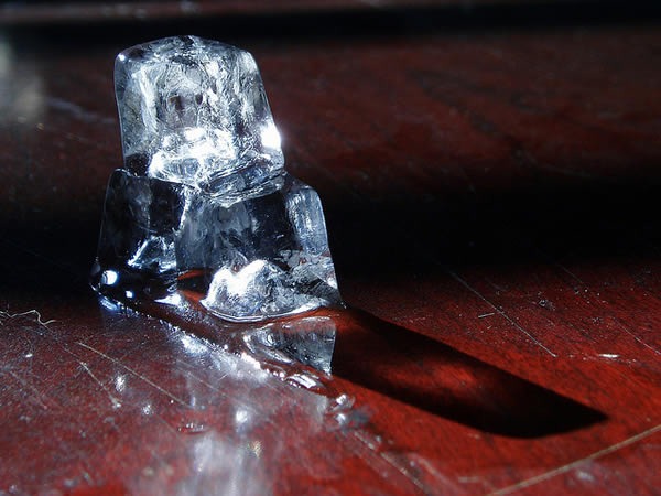 como-hacer-cubos-de-hielo-cristalino