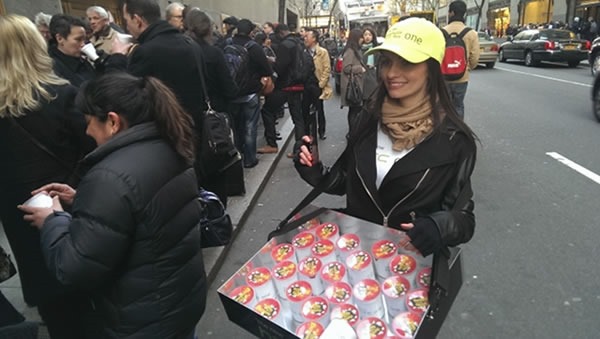 htc-tactica-guerrilla-evento-samsung-galaxy-s4-pringles htc-tactica-guerrilla-evento-samsung-galaxy-s4-pringles
