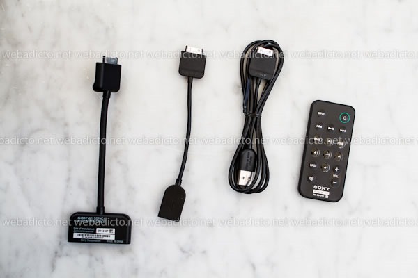 cables como el adaptador HDMI, el cable adaptador host USB, el cable USB para multipuerto 