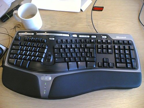 teclado-de-la-computadora-ergonomico